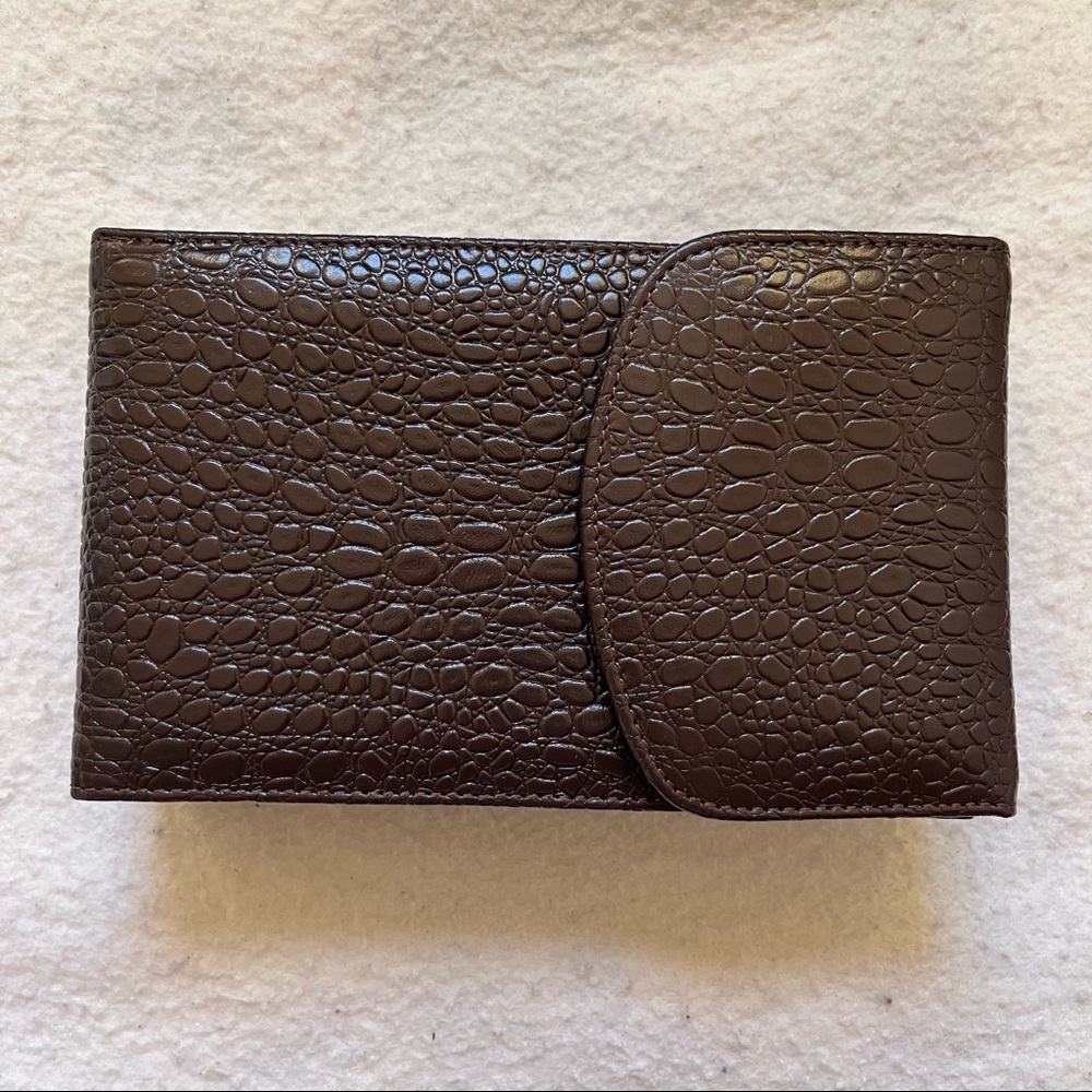 NIB croc-embossed cigar and accessories box